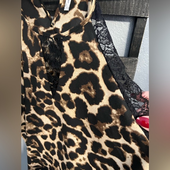 Womens Leopard TankTop with Black Lace - Picture 3 of 7